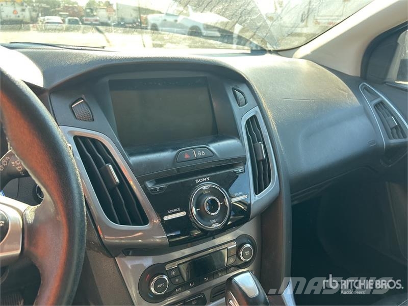 Ford Focus Titanium Automobile Cars