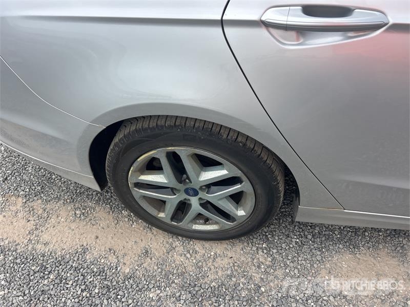 Ford Fusion SE Automobile Avtomobili