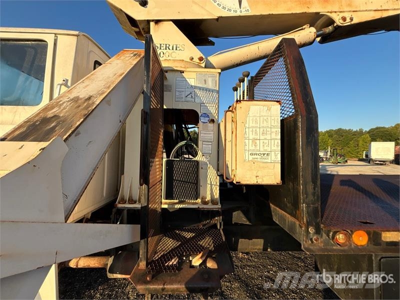 Ford L7000 Tovornjaki z žerjavom