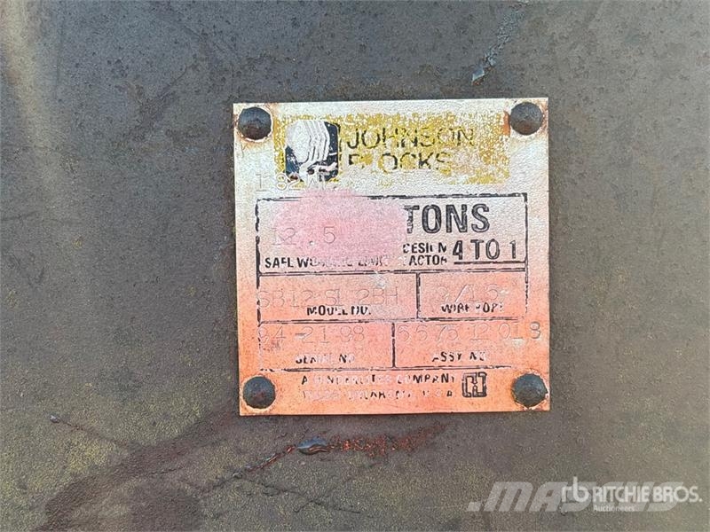Ford L7000 Tovornjaki z žerjavom