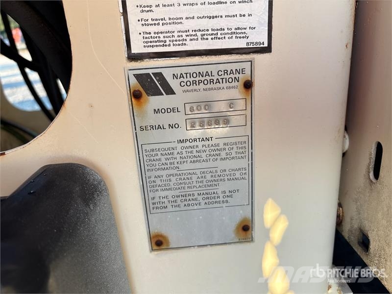 Ford L7000 Tovornjaki z žerjavom