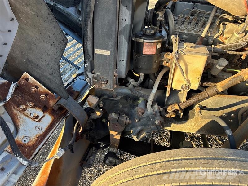 Ford L7000 Tovornjaki z žerjavom