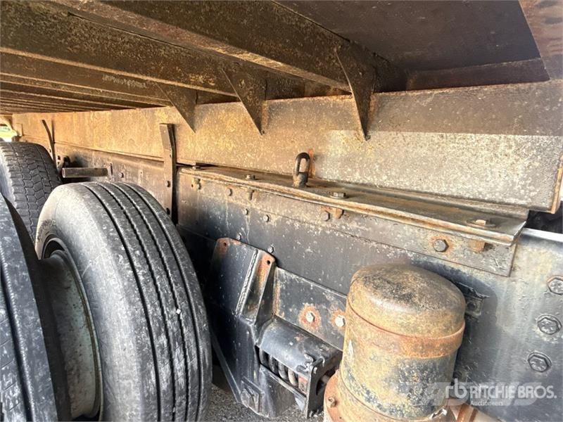 Ford L8000 Kiperi kamioni