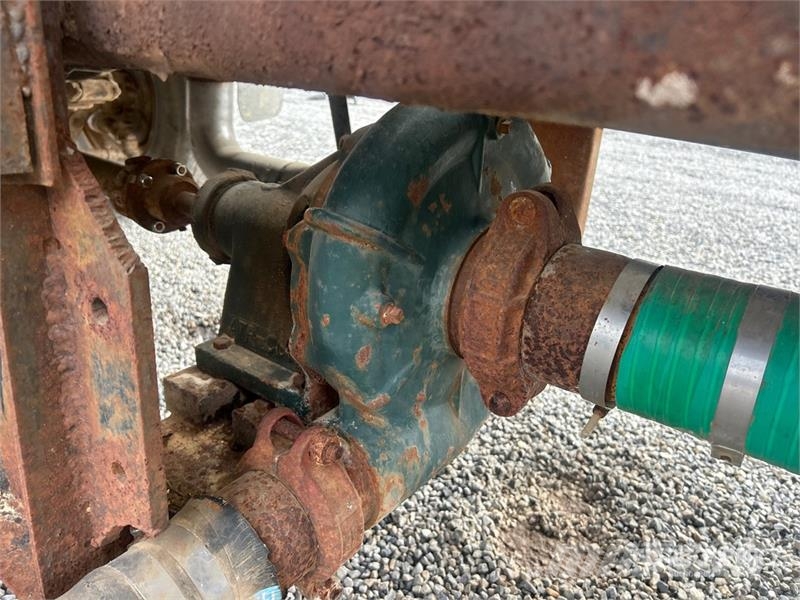 Ford L8000 水罐车