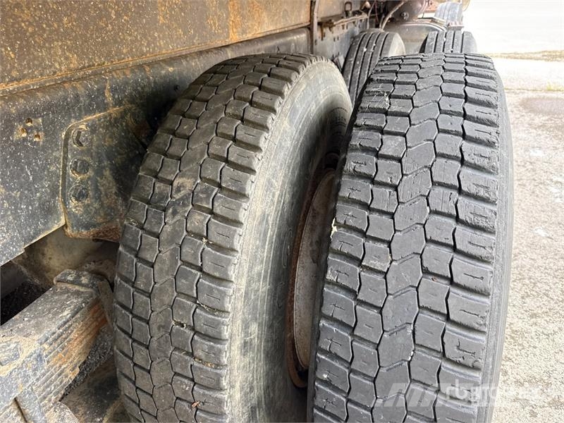 Ford L8000 Kiperi kamioni