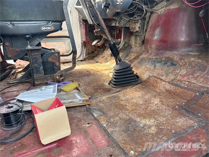 Ford L8000 Kiperi kamioni