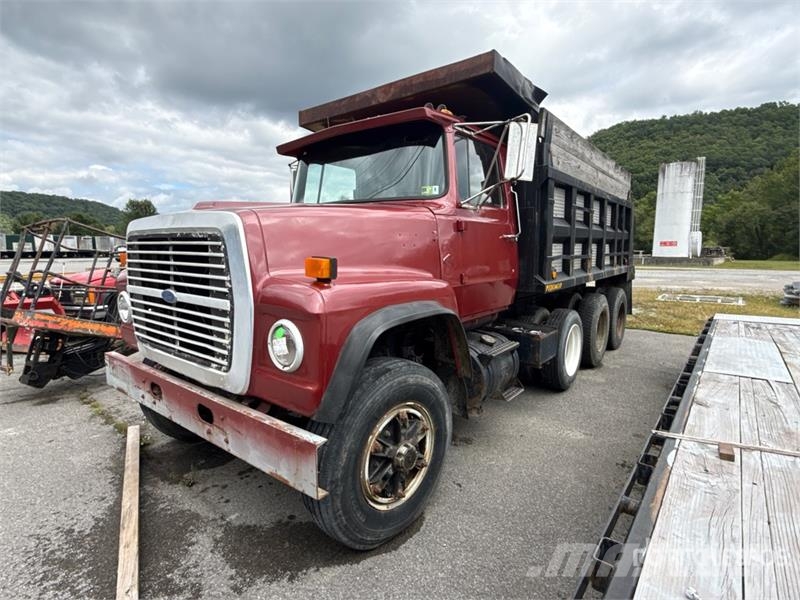 Ford L8000 Kiperi kamioni