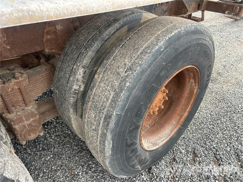 Ford L8000 水罐车