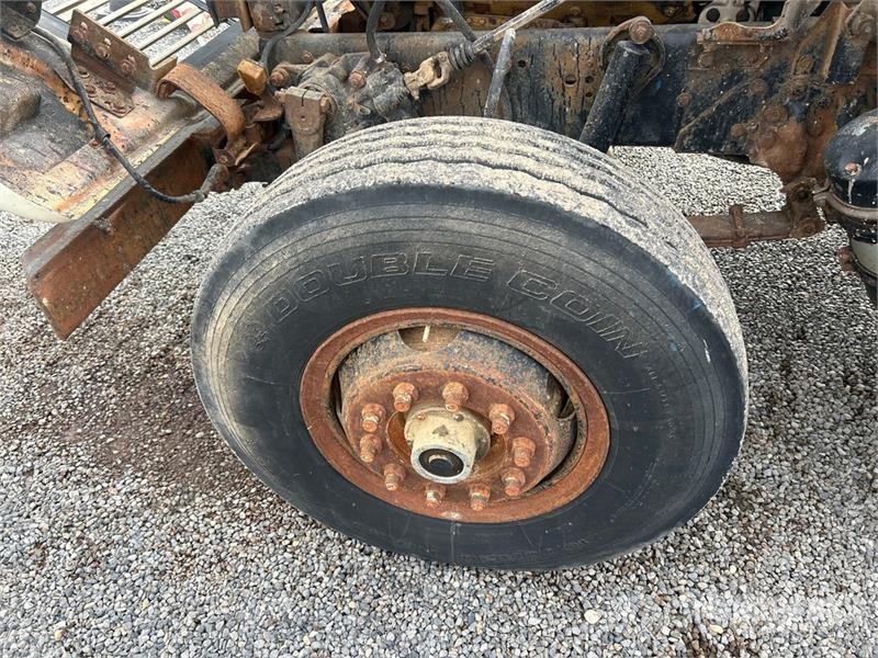 Ford L8000 水罐车