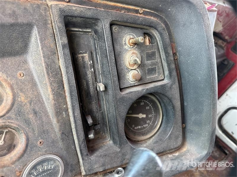 Ford L8000 Kiperi kamioni