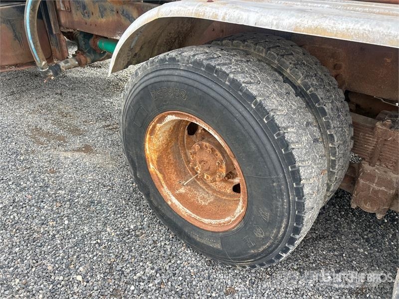 Ford L8000 水罐车