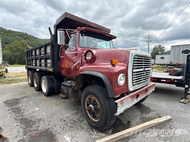 Ford L8000 Kiperi kamioni