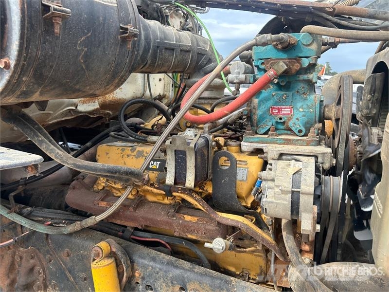 Ford L8000 水罐车