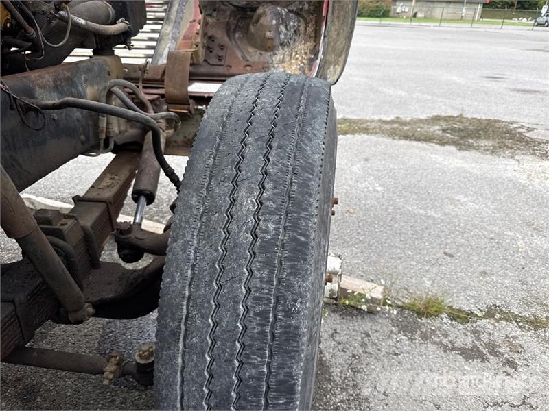 Ford L8000 Kiperi kamioni