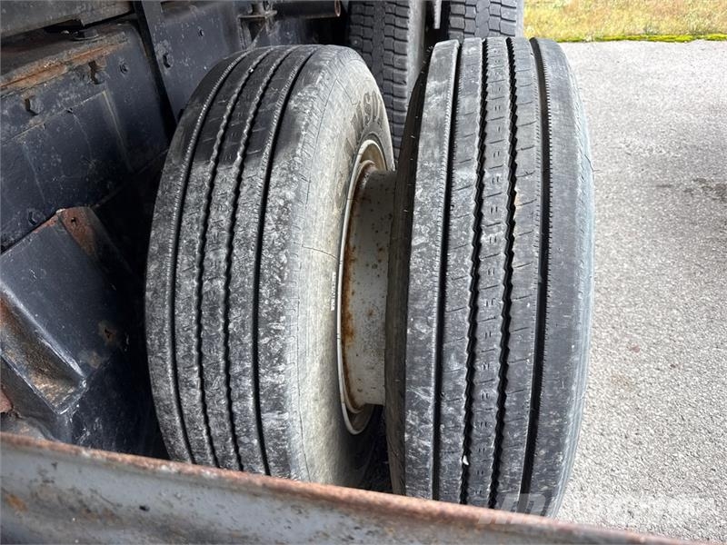 Ford L8000 Kiperi kamioni