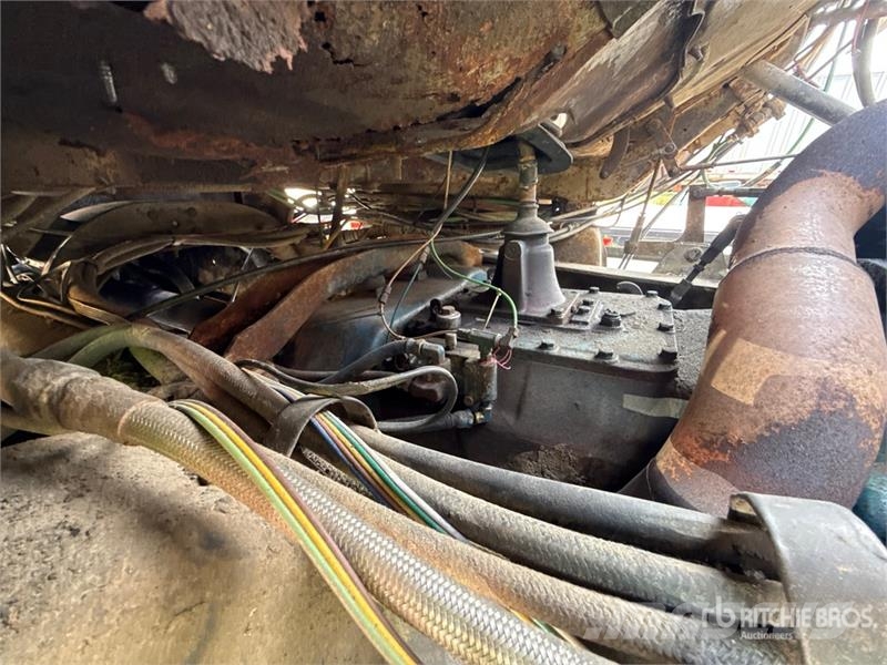 Ford L8000 Kiperi kamioni