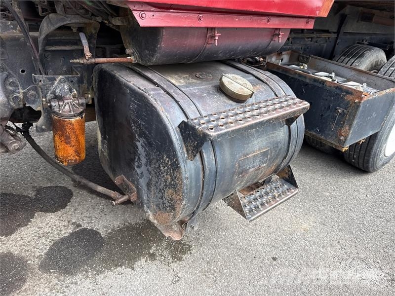 Ford L8000 Kiperi kamioni