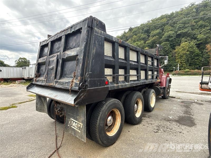 Ford L8000 Kiperi kamioni