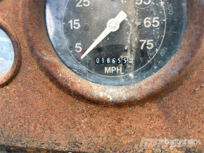 Ford L8000 水罐车