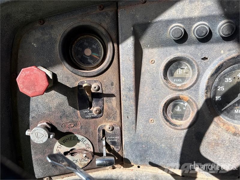 Ford L8000 Kiperi kamioni