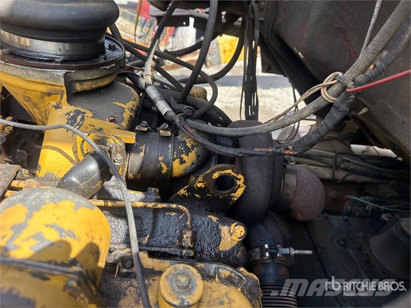 Ford L8000 Kiperi kamioni