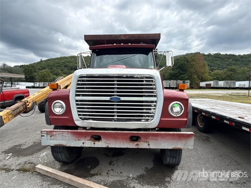 Ford L8000 Kiperi kamioni