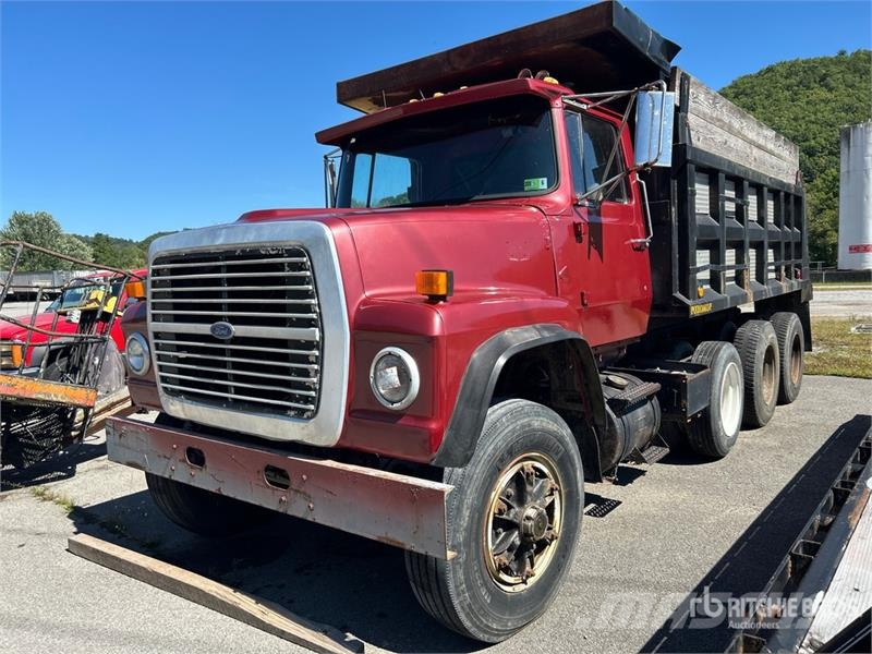 Ford L8000 Kiperi kamioni