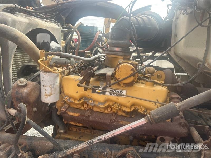 Ford L8000 水罐车