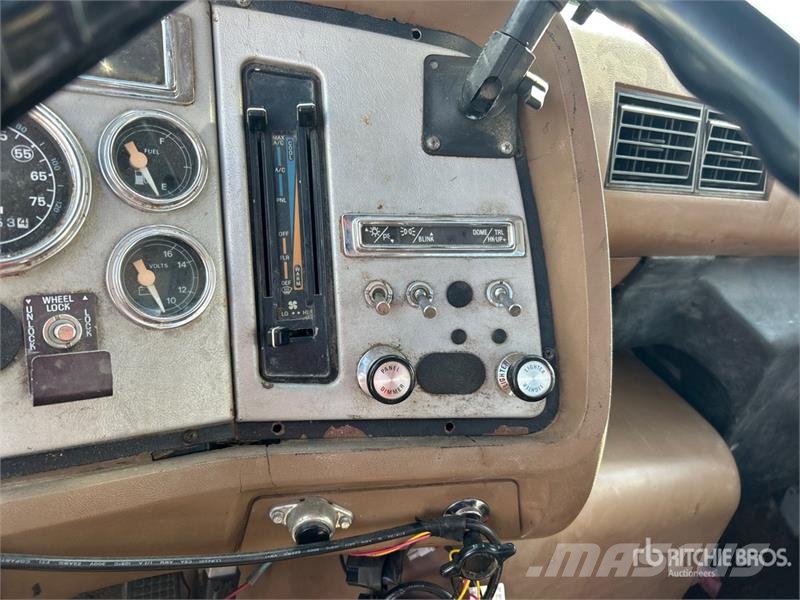 Ford L9000 Vehicule de recuperare