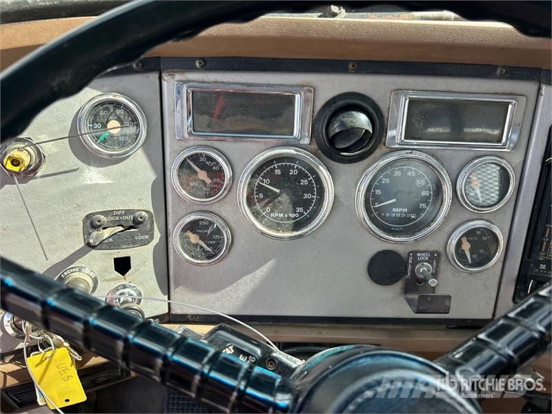 Ford L9000 Vehicule de recuperare