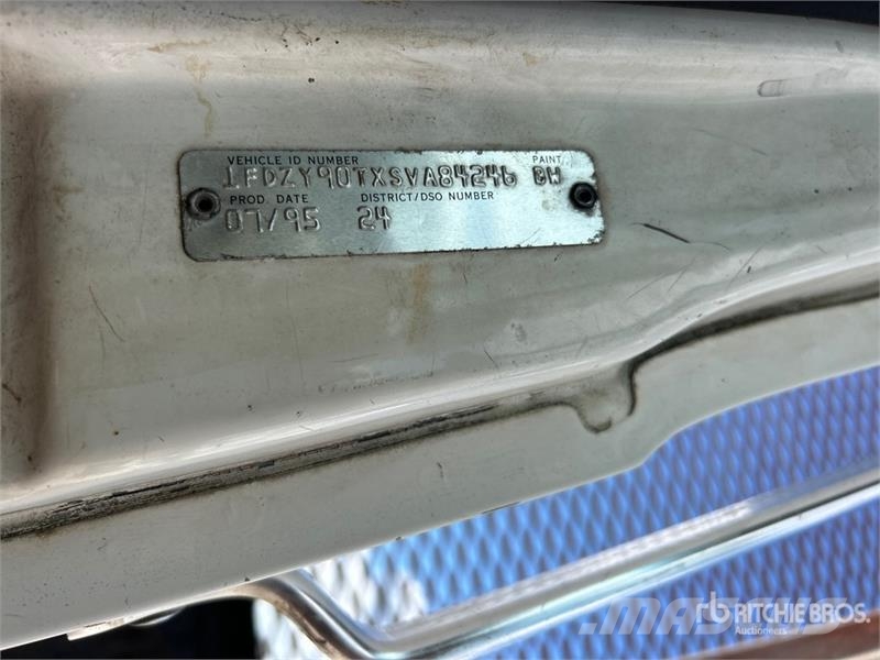 Ford L9000 Vehicule de recuperare