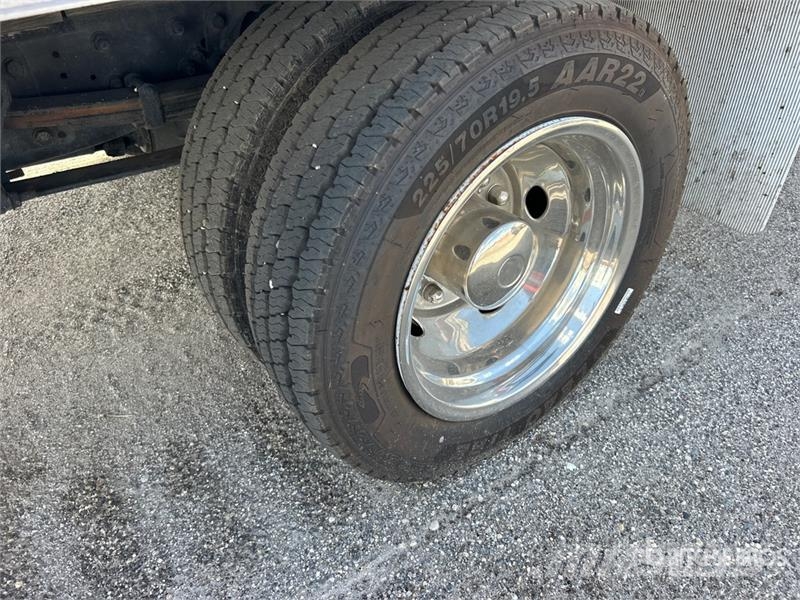 Ford LCF450 Skåpbilar