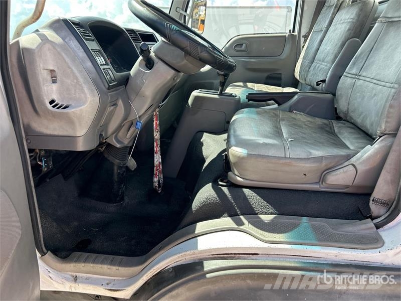 Ford LCF450 Skåpbilar