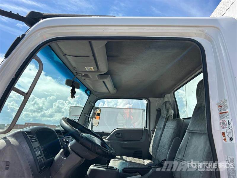 Ford LCF450 Skåpbilar