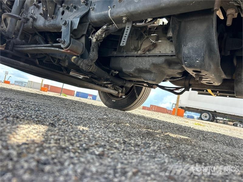 Ford LCF450 Skåpbilar