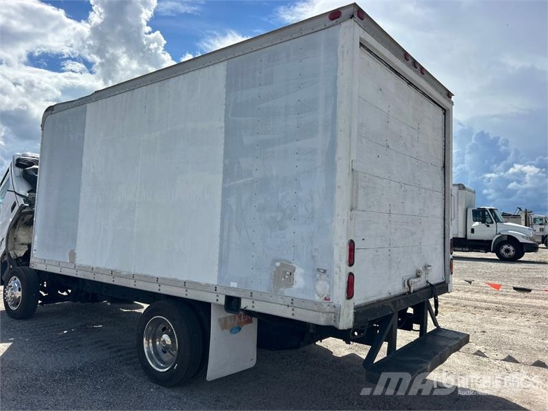 Ford LCF450 Skåpbilar