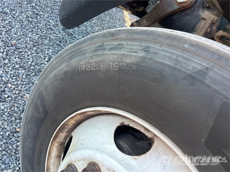 Ford LR800-40 35 ft on Ford F-750 4x2 Cable Placer Buck Camion nacelle