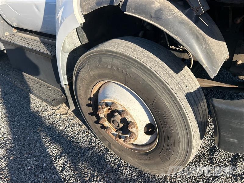 Ford LR800-40 35 ft on Ford F-750 4x2 Cable Placer Buck Camion nacelle