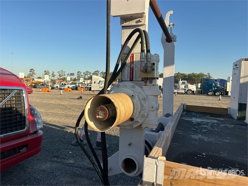 Ford LR800-40 35 ft on Ford F-750 4x2 Cable Placer Buck Camion nacelle