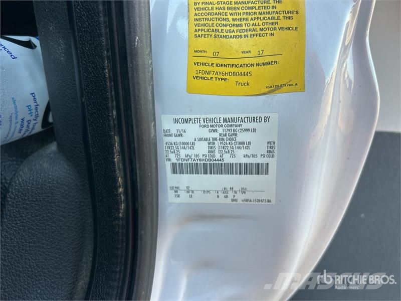 Ford LR800-40 35 ft on Ford F-750 4x2 Cable Placer Buck Camion nacelle