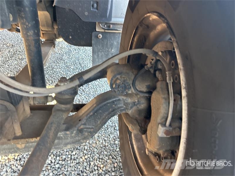 Ford LR800-40 35 ft on Ford F-750 4x2 Cable Placer Buck Camion nacelle