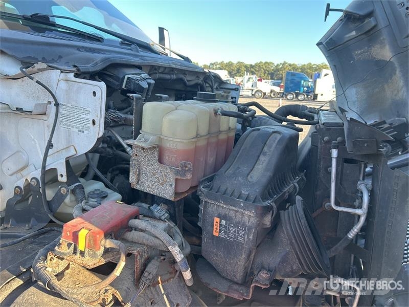 Ford LR800-40 35 ft on Ford F-750 4x2 Cable Placer Buck Camion nacelle
