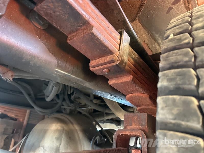 Ford LR800-40 35 ft on Ford F-750 4x2 Cable Placer Buck Camion nacelle