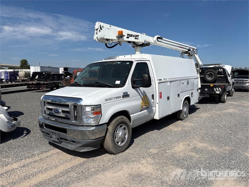 Ford on Ford E-350 Super Duty 4x2 Bucket Truck Camion nacelle
