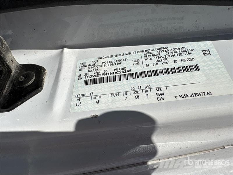 Ford on Ford E-350 Super Duty 4x2 Bucket Truck Camion nacelle