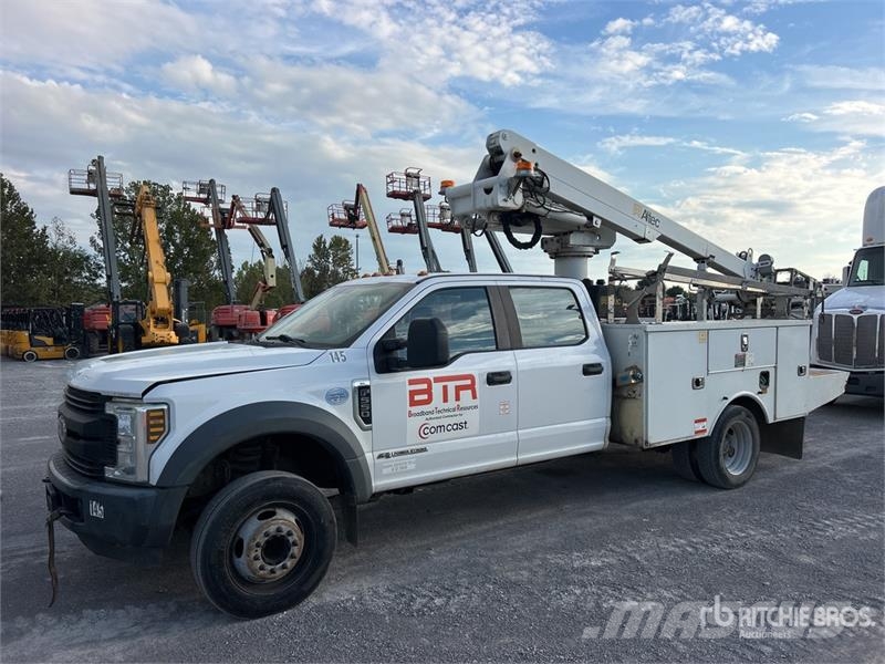 Ford on Ford F-550 Super Duty XL 4x2 Crew Cab Bucket Tr トラック高所作業車