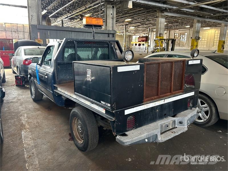 Ford Ranger 4x2 Flatbed Truck Tovornjaki s kesonom/platojem
