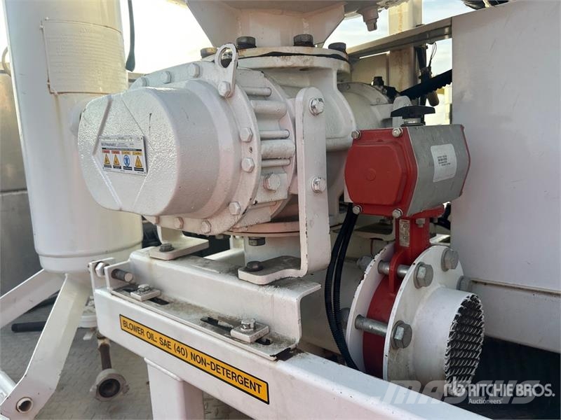 Ford System 3000 on Ford F-550 XL 4x4 Vacuum Tanker Tru Camion aspirateur, Hydrocureur