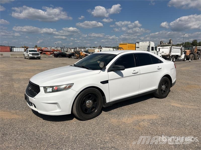Ford Taurus Police Interceptor AWD Automobile Henkilöautot