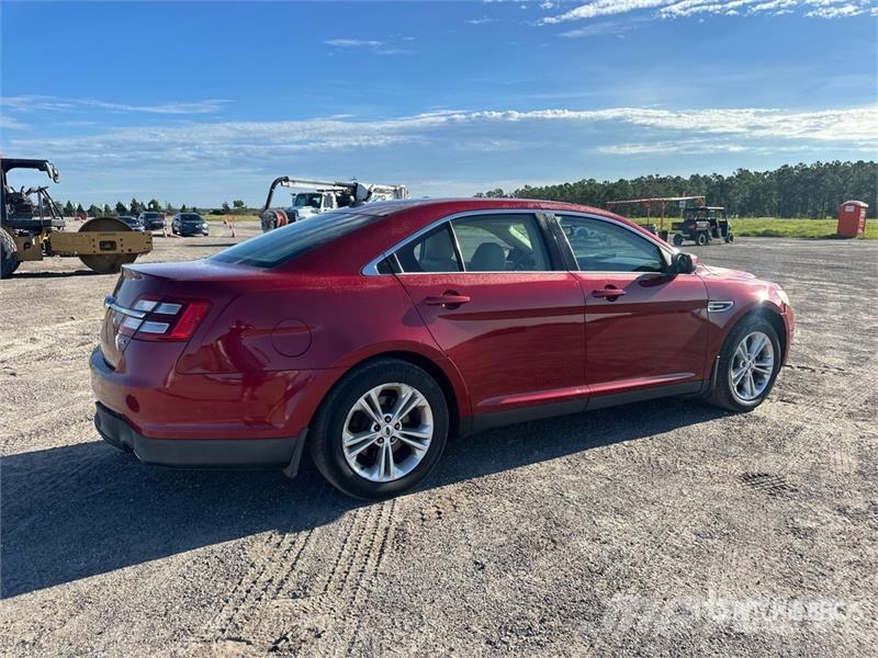 Ford Taurus SEL Automobile Otomobiller
